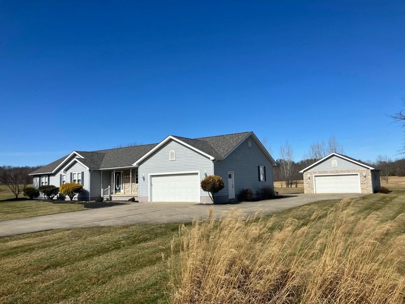 10535 S Poplar Drive, Glouster, OH 45732 Photo 5