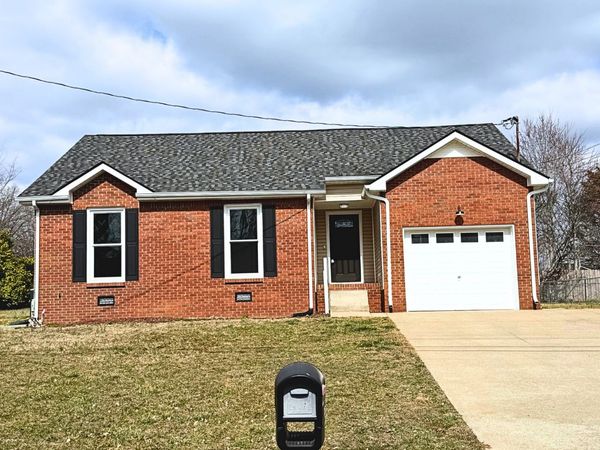 3105 Larson Ln, Clarksville, TN 37043