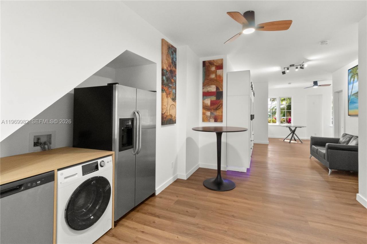 1009 Meridian Ave, Unit 14, Miami Beach, FL 33139 Photo