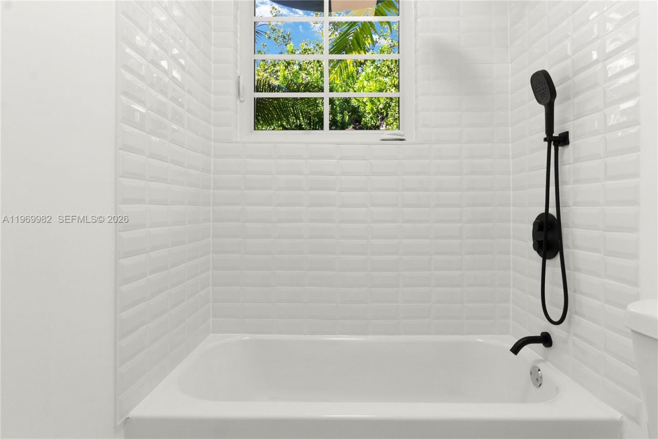 1009 Meridian Ave, Unit 14, Miami Beach, FL 33139 Photo