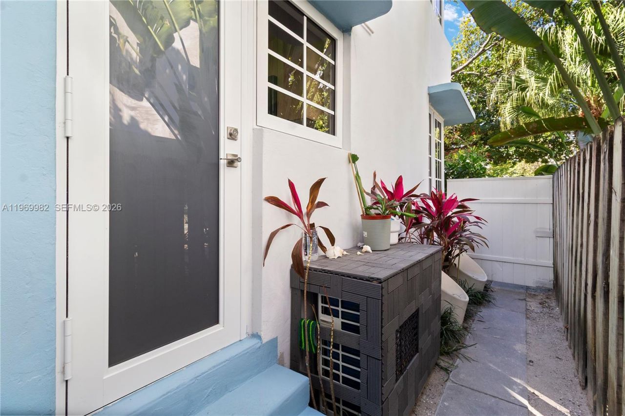 1009 Meridian Ave, Unit 14, Miami Beach, FL 33139 Photo