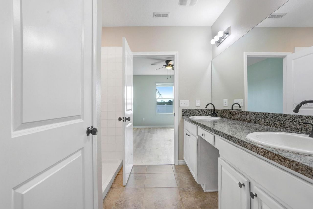10256 Carloway Hills Drive, Wimauma, FL 33598 Photo