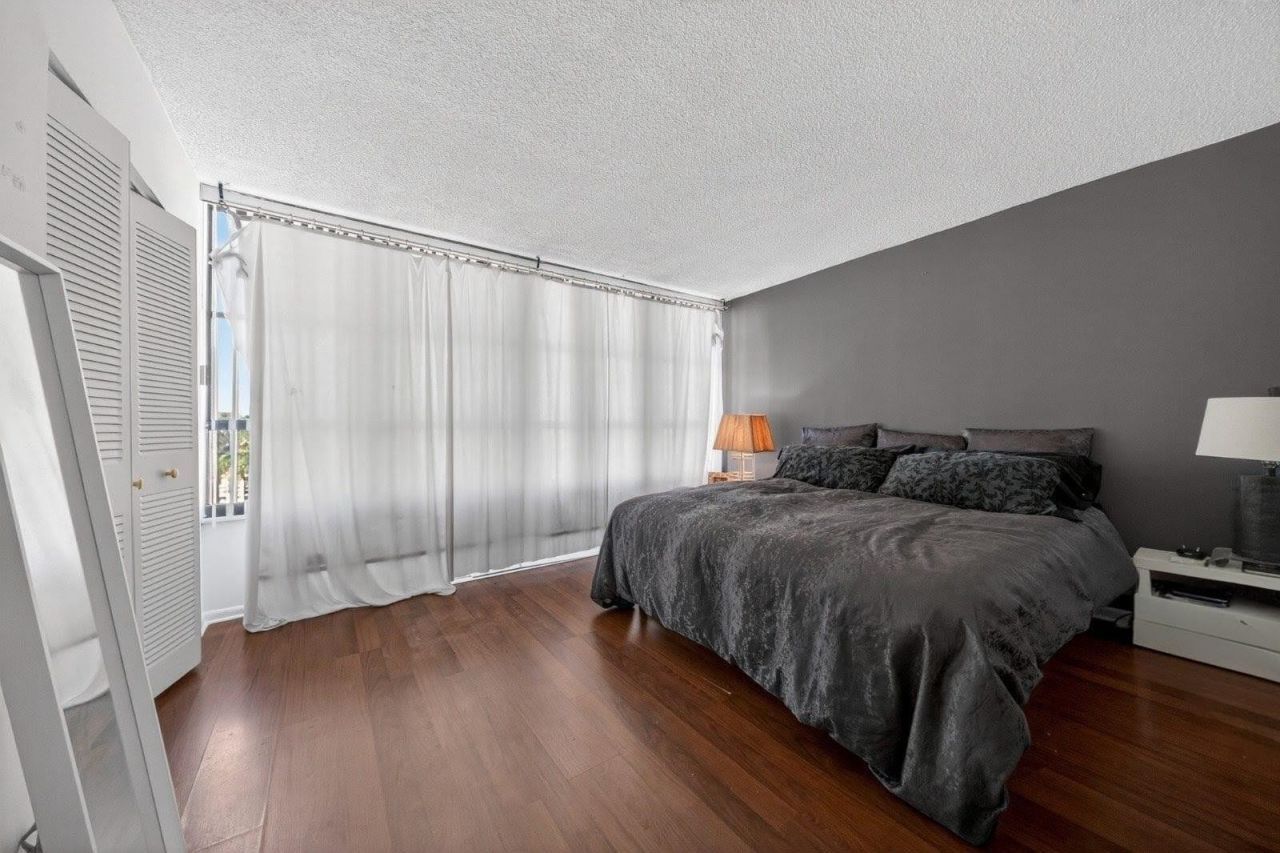 600 Three Islands Bl, Unit B406, Hallandale Beach, FL 33009 Photo