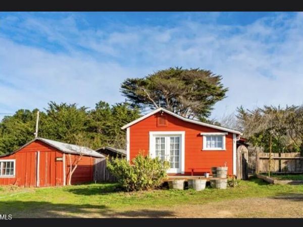 15301 Caspar Road, Caspar, CA 95420