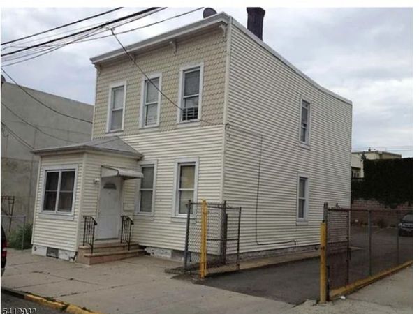 6115 Buchanan Pl, West New York, NJ 07093