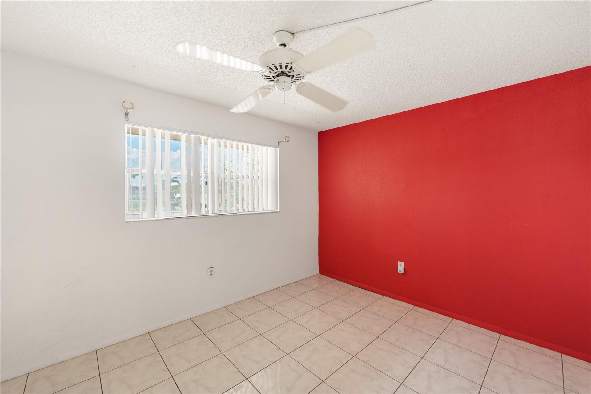 8081 N Sunrise Lakes Dr, Unit 203, Fort Lauderdale, FL 33322 Photo