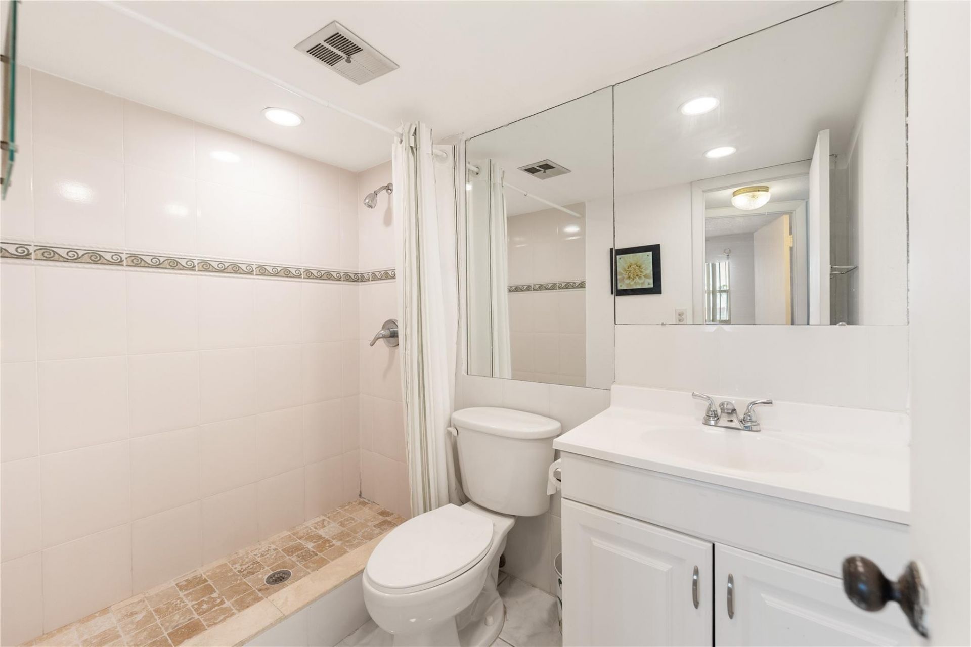 8081 N Sunrise Lakes Dr, Unit 203, Fort Lauderdale, FL 33322 Photo