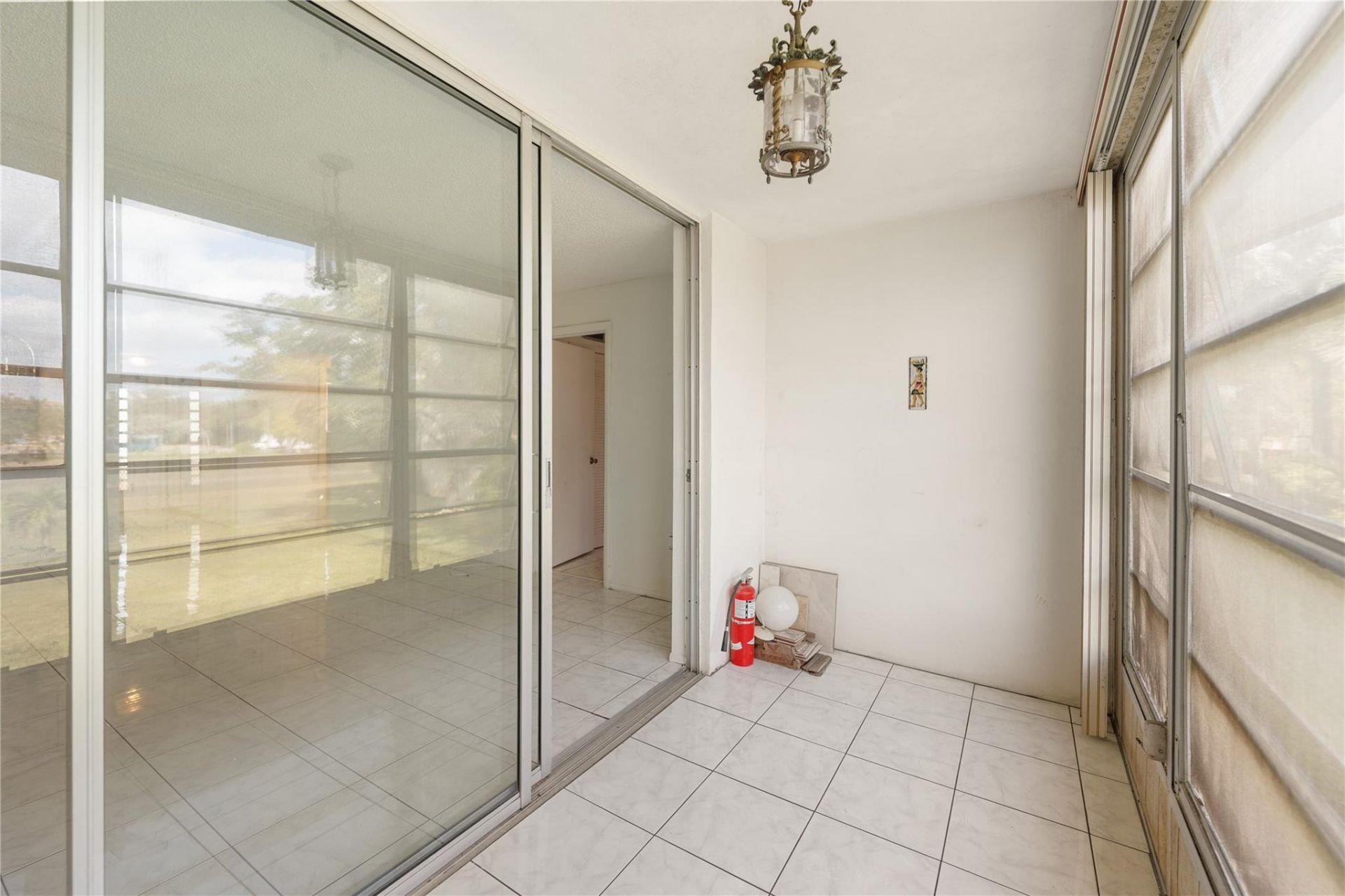 8081 N Sunrise Lakes Dr, Unit 203, Fort Lauderdale, FL 33322 Photo