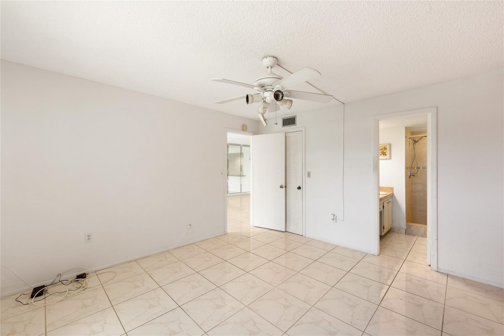 8081 N Sunrise Lakes Dr, Unit 203, Fort Lauderdale, FL 33322 Photo