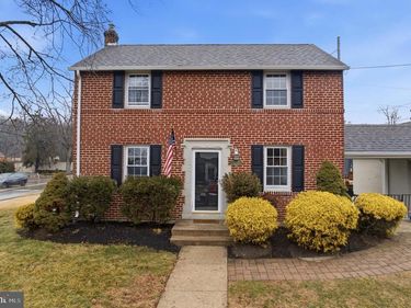 1045 EDGERTON ROAD, SECANE, PA 19018