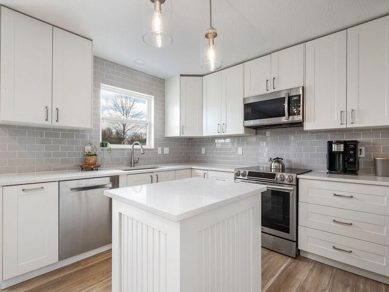 8056 Orange Station Loop, Lewis Center, OH 43035 Photo 10