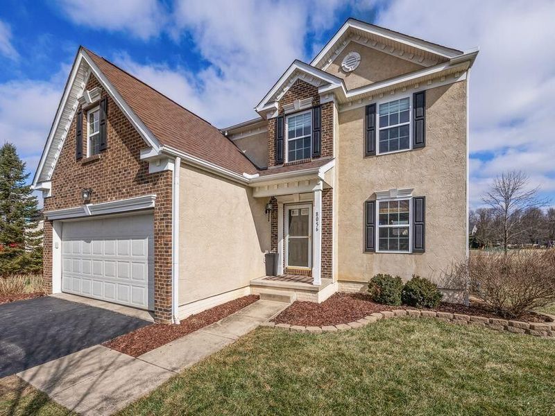 8056 Orange Station Loop, Lewis Center, OH 43035 Photo 2