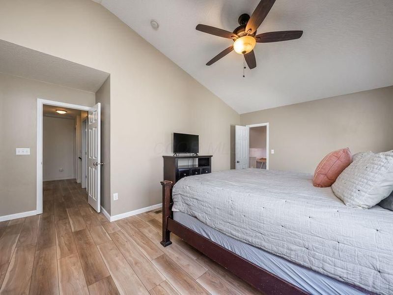 8056 Orange Station Loop, Lewis Center, OH 43035 Photo 29