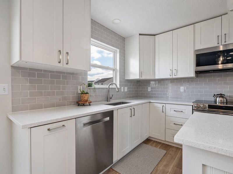 8056 Orange Station Loop, Lewis Center, OH 43035 Photo 9