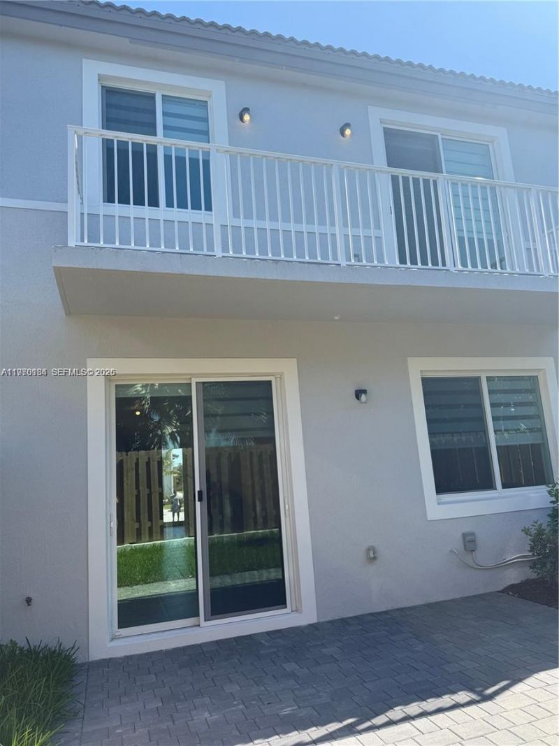 621 SE 13th St Cir , Unit 1, Homestead, FL 33034 Photo