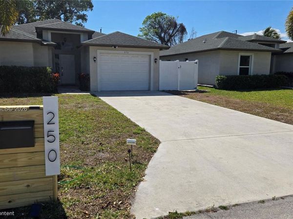 250 Ipswich St , Boca Raton, FL 33487