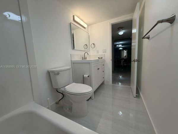 301 SE 3rd St, Unit 109, Dania Beach, FL 33004