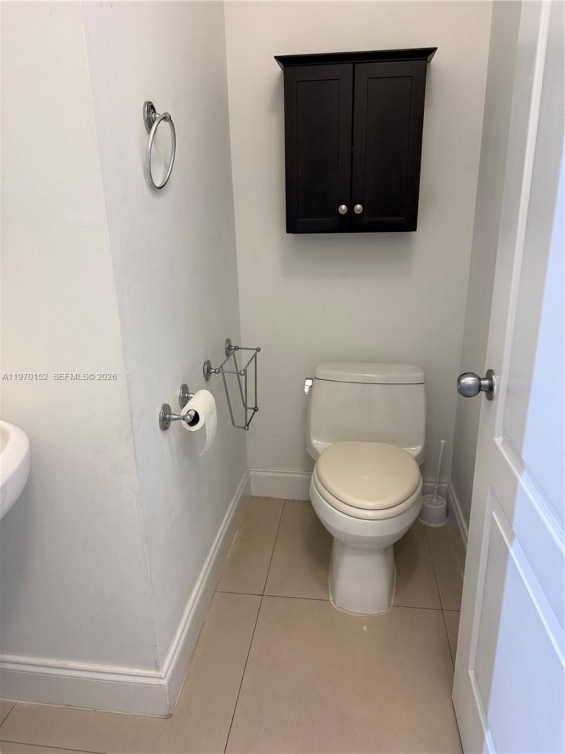 16618 NW 73rd Ave, Miami Lakes, FL 33014 Photo