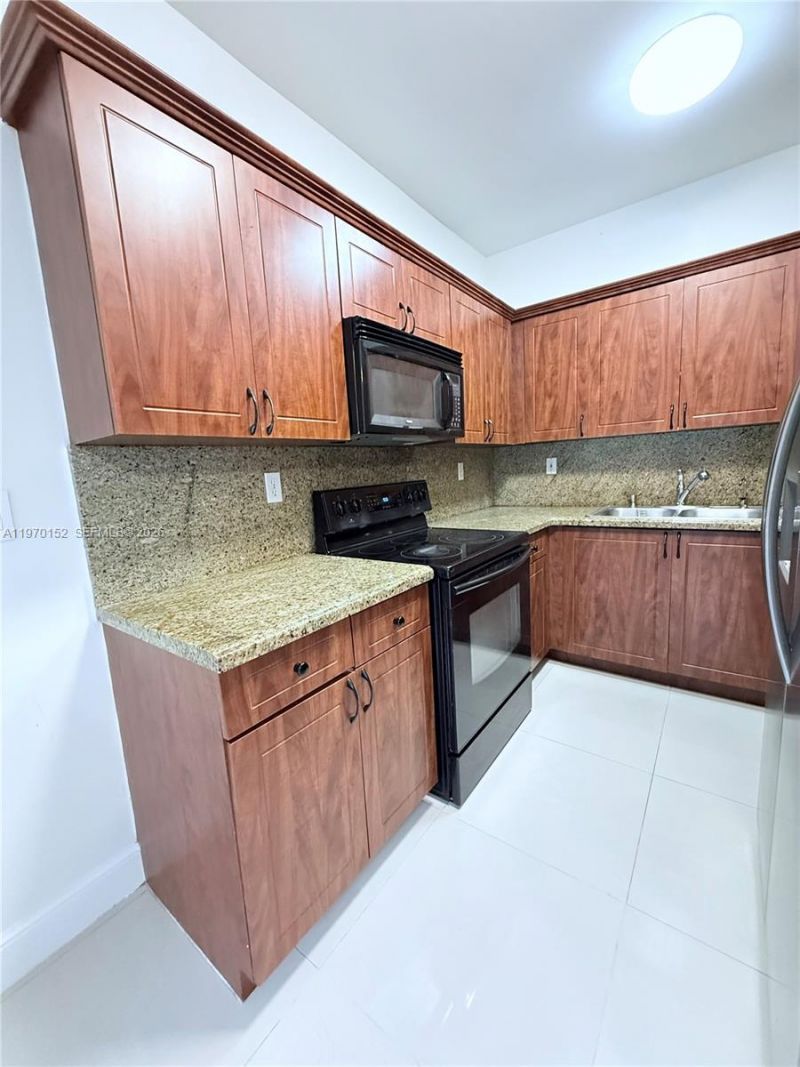 16618 NW 73rd Ave, Miami Lakes, FL 33014 Photo