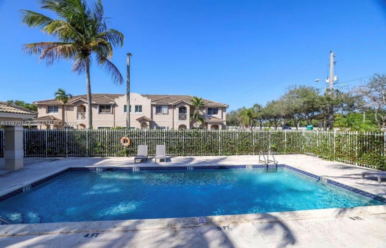 16618 NW 73rd Ave, Miami Lakes, FL 33014 Photo