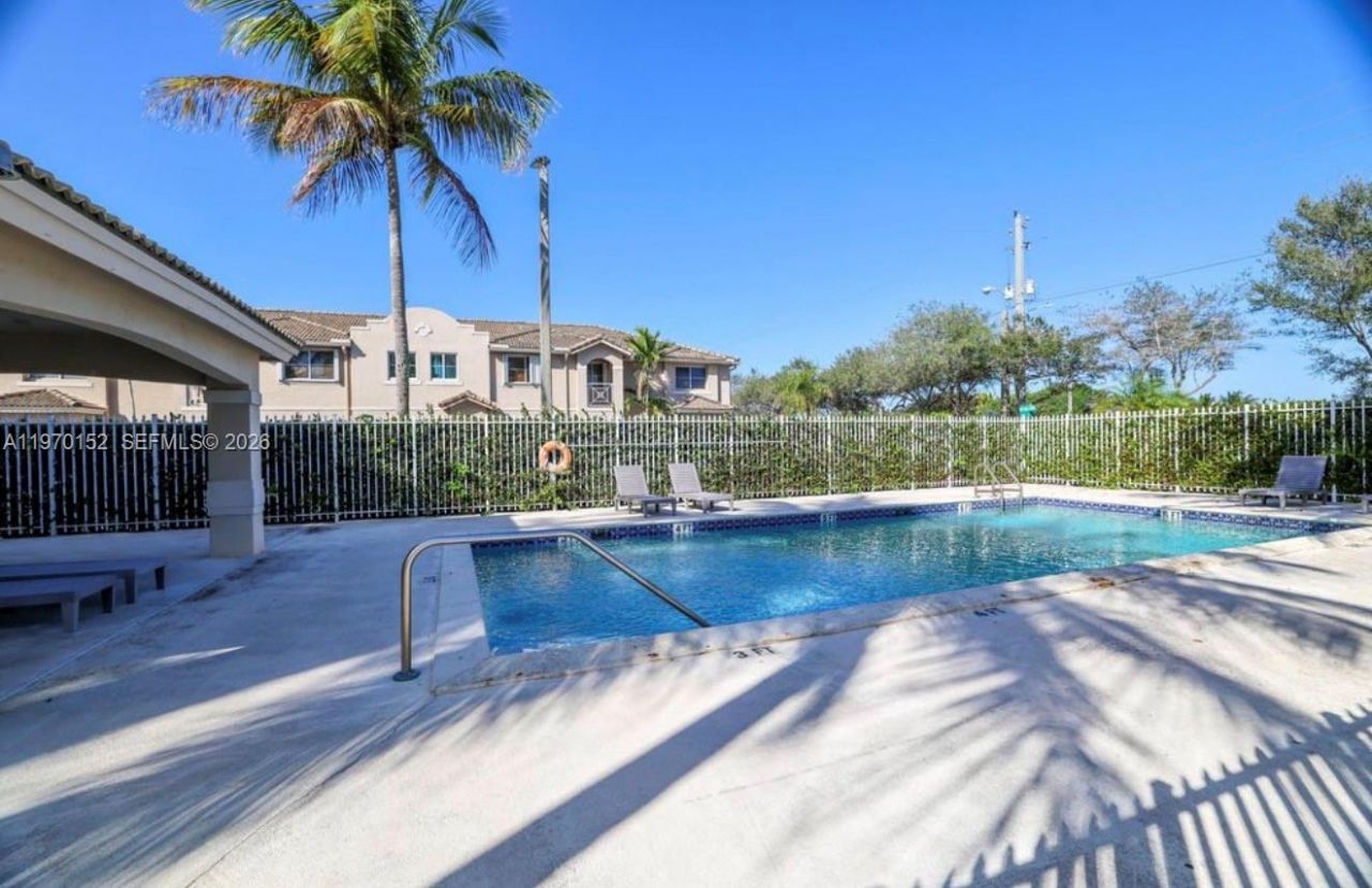 16618 NW 73rd Ave, Miami Lakes, FL 33014 Photo