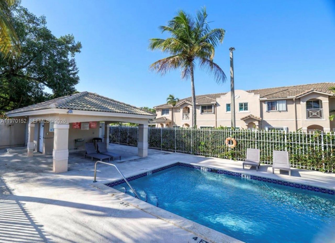 16618 NW 73rd Ave, Miami Lakes, FL 33014 Photo