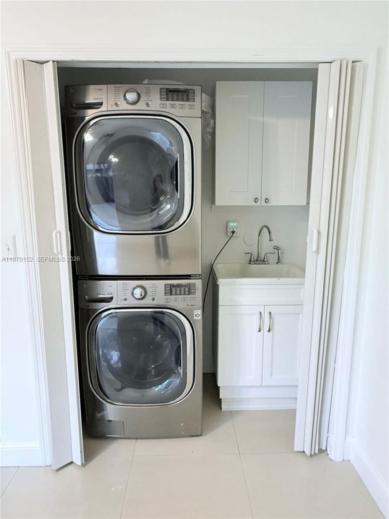 16618 NW 73rd Ave, Miami Lakes, FL 33014 Photo