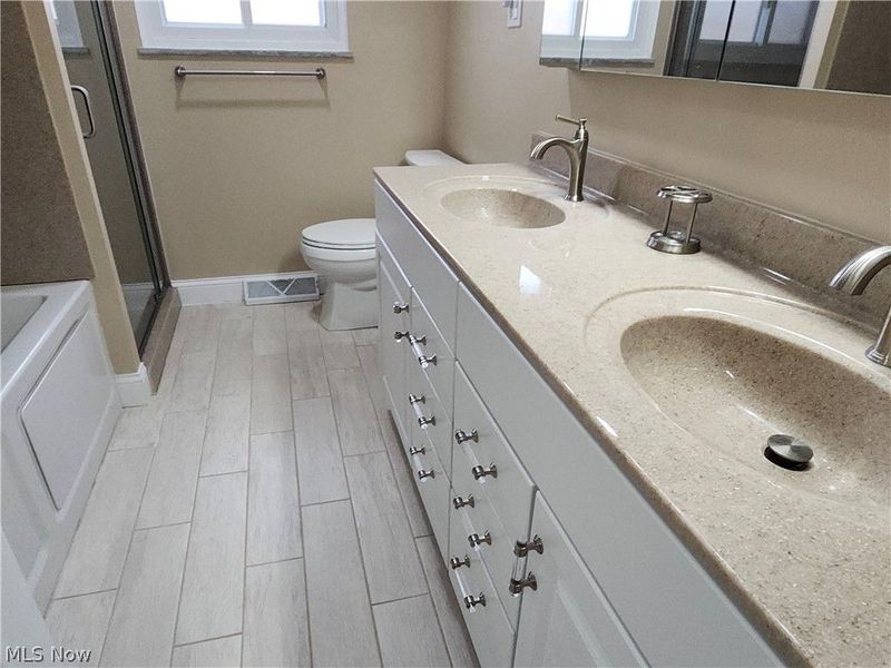 13750 BELFAIR Drive, Cleveland, OH 44130 Photo 20