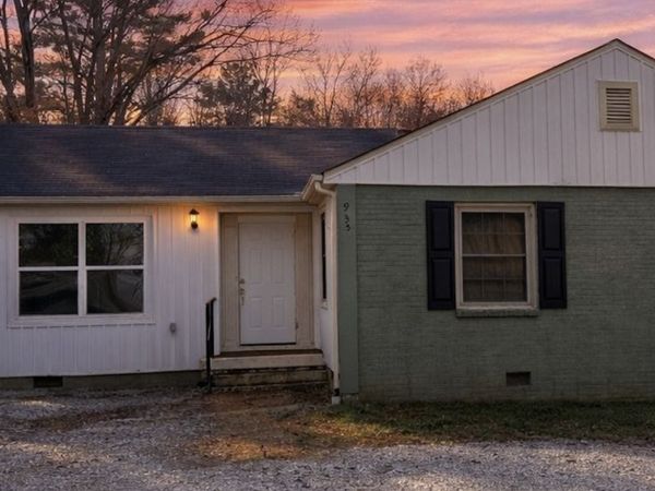 935 McKellar Dr, Tullahoma, TN 37388