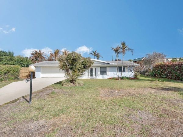 1385 NE Hilltop Street, Jensen Beach, FL 34957