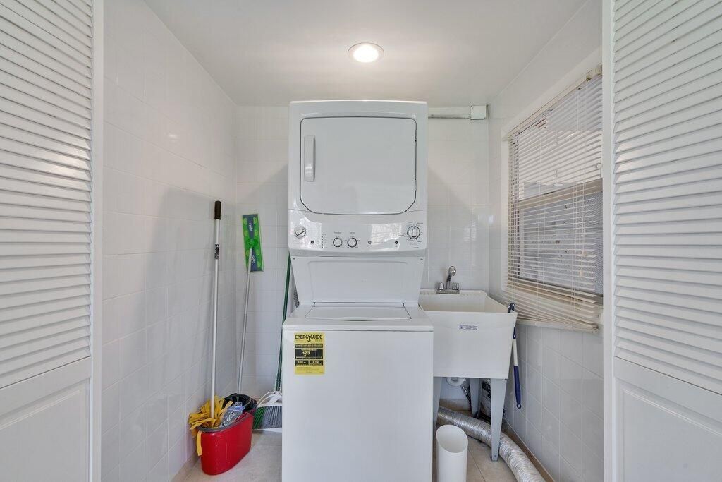 1385 NE Hilltop Street, Jensen Beach, FL 34957 Photo