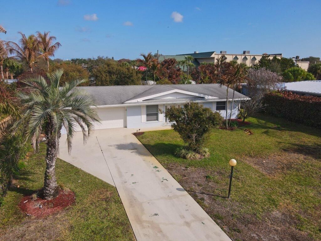 1385 NE Hilltop Street, Jensen Beach, FL 34957 Photo