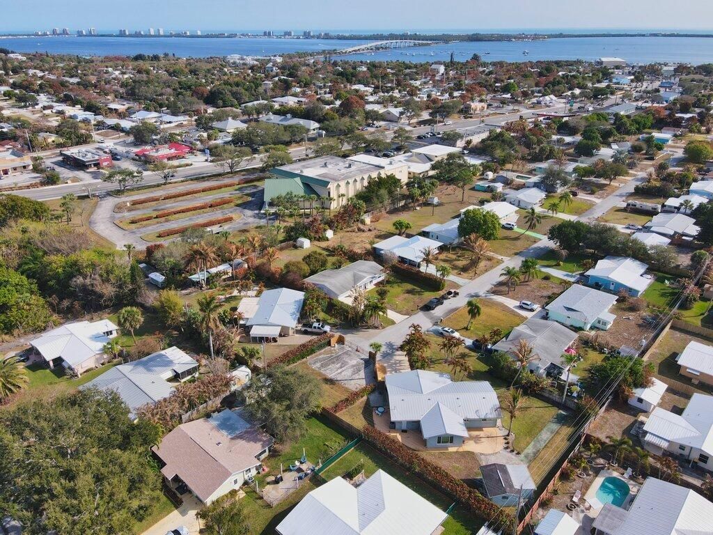 1385 NE Hilltop Street, Jensen Beach, FL 34957 Photo