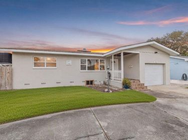 211 89TH AVENUE N, ST PETERSBURG, FL 33702