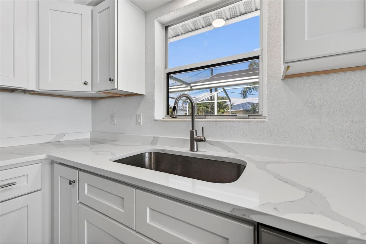 211 89th Avenue N, Saint Petersburg, FL 33702 Photo