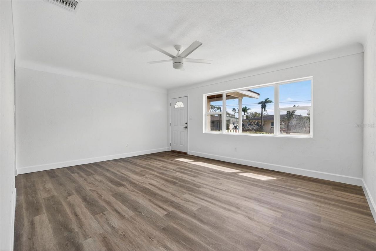 211 89th Avenue N, Saint Petersburg, FL 33702 Photo