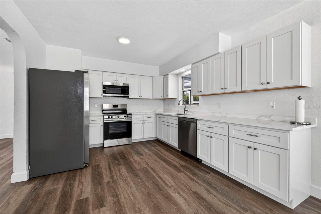 211 89th Avenue N, Saint Petersburg, FL 33702 Photo