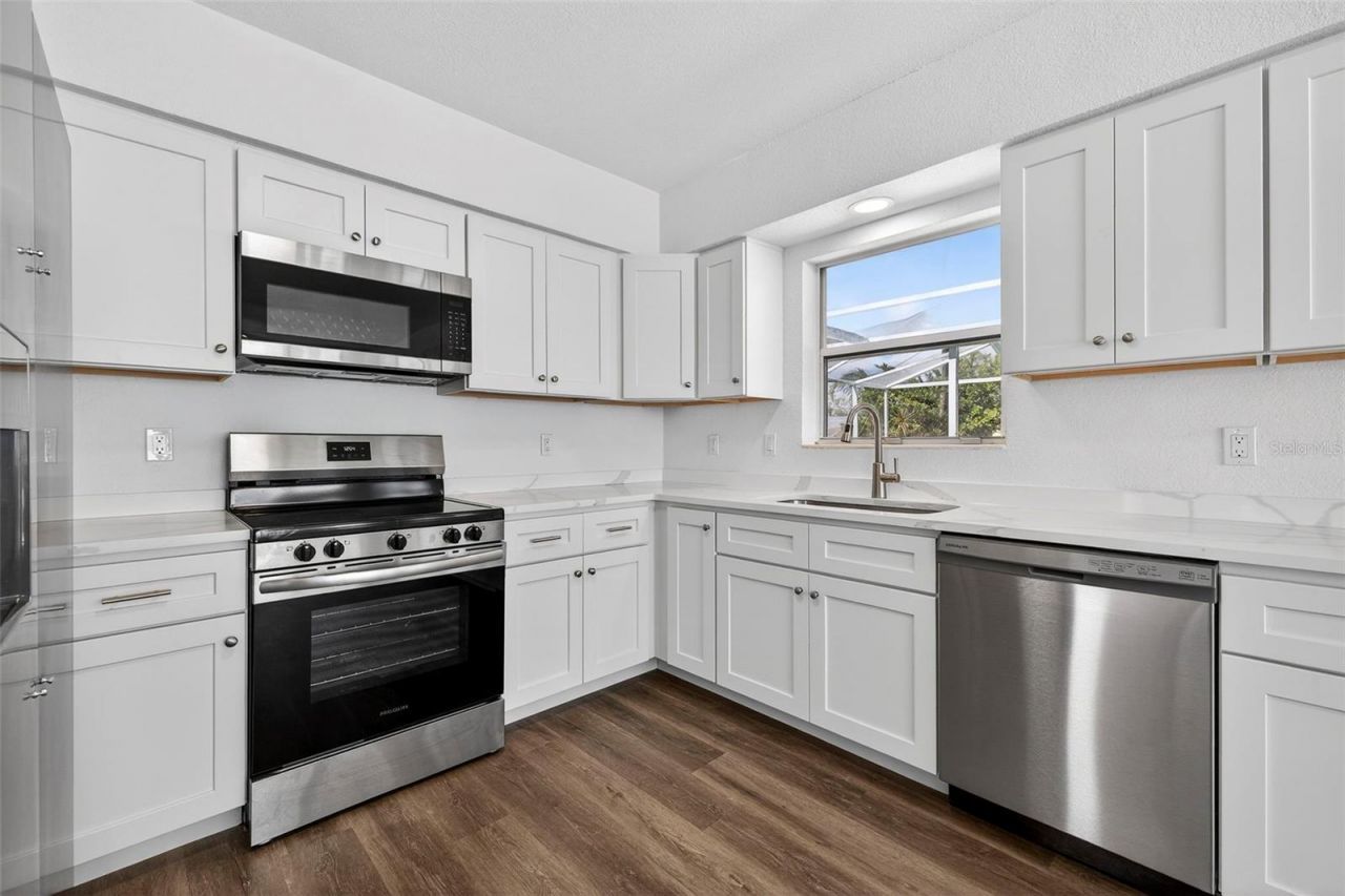 211 89th Avenue N, Saint Petersburg, FL 33702 Photo