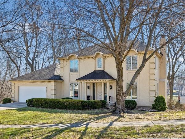 4433 NW Claymont Woods Drive, Gladstone, MO 64116