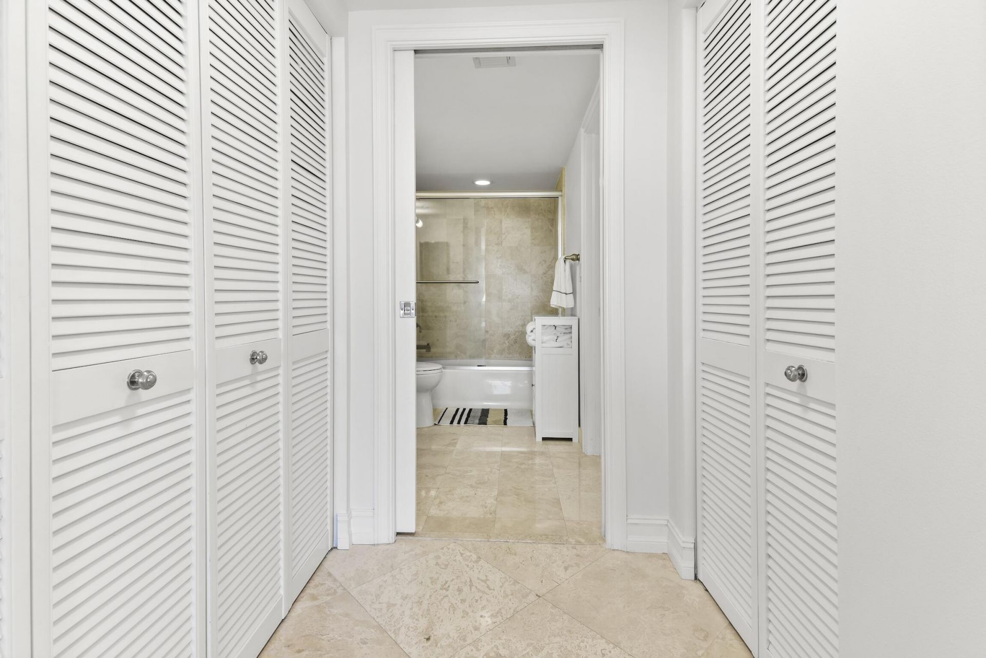 99 SE Mizner Boulevard, Unit 813, Boca Raton, FL 33432 Photo
