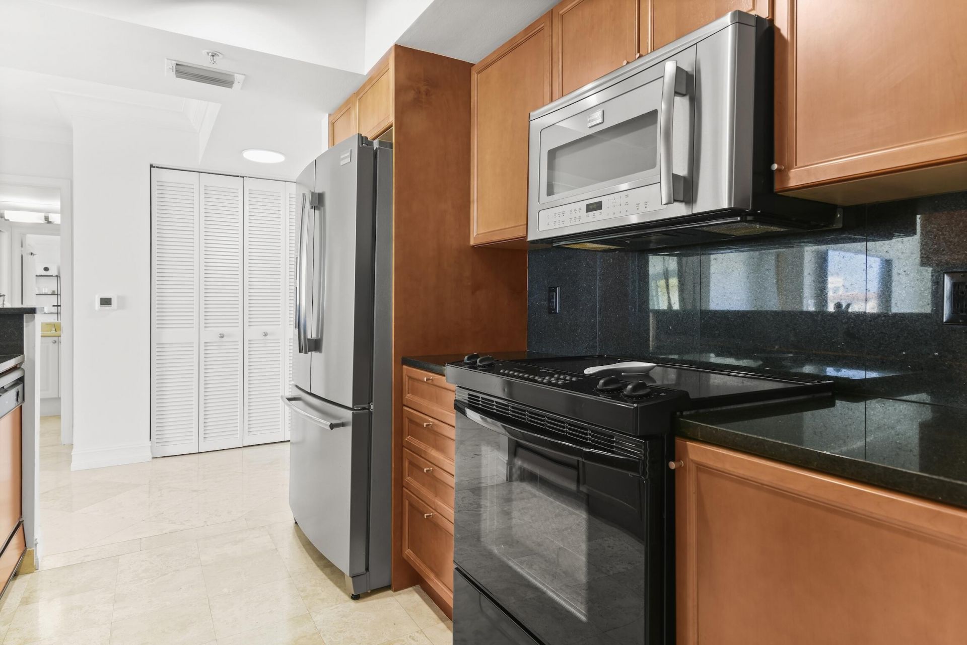 99 SE Mizner Boulevard, Unit 813, Boca Raton, FL 33432 Photo