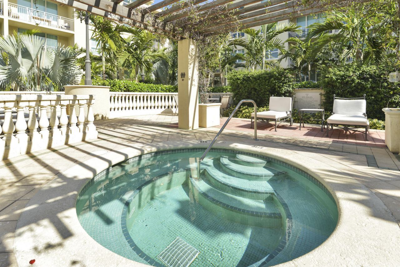 99 SE Mizner Boulevard, Unit 813, Boca Raton, FL 33432 Photo