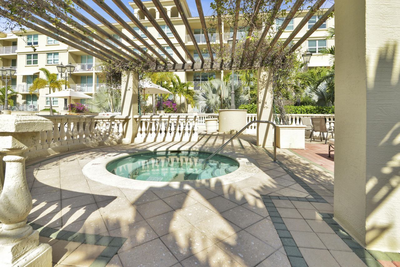99 SE Mizner Boulevard, Unit 813, Boca Raton, FL 33432 Photo