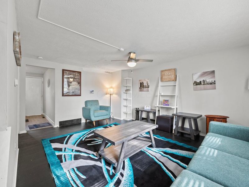 1353 Barnett Road, Columbus, OH 43227 Photo 2