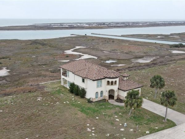 591 E Burgundy, Port O'Connor, TX 77982