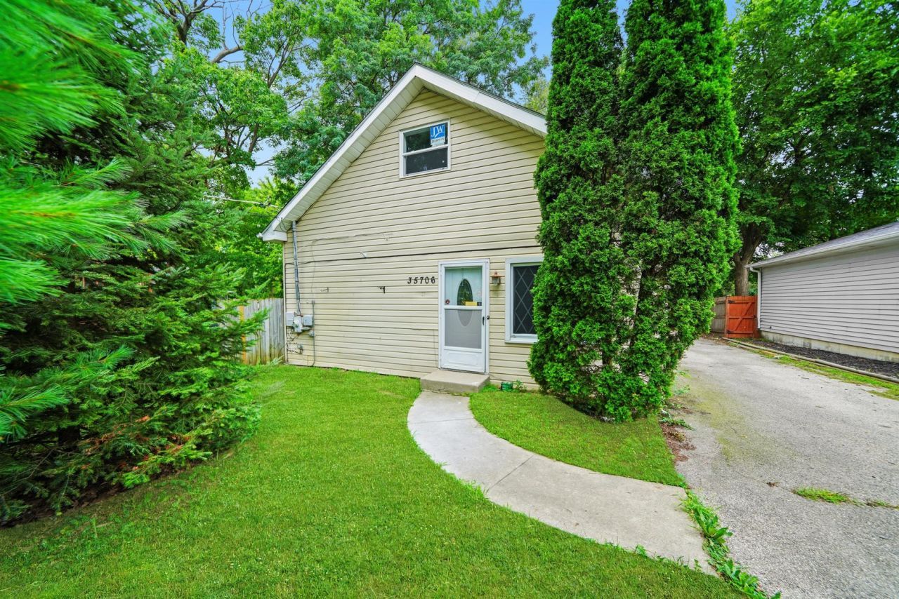 35706 N Benjamin Avenue, Ingleside, IL 60041 Main Photo