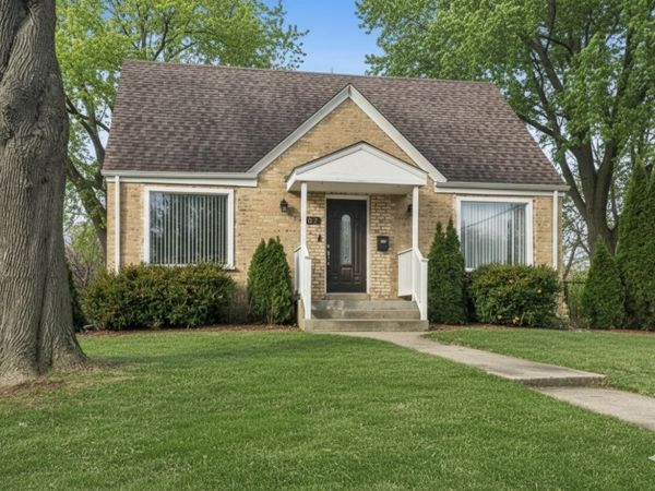 102 S ASHLAND Avenue, Palatine, IL 60074