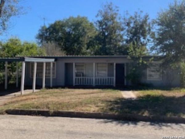 318 W 12th, Shiner, TX 77984