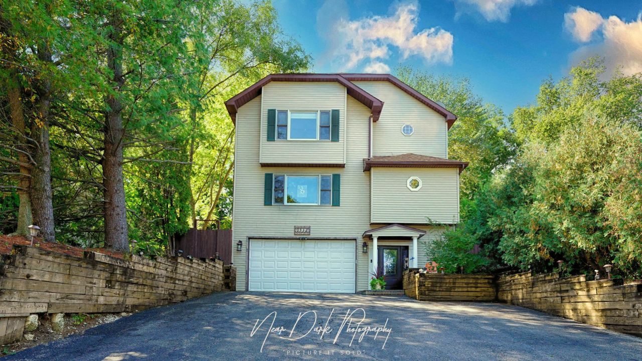 127 E Grand Avenue, Fox Lake, IL 60020 Main Photo