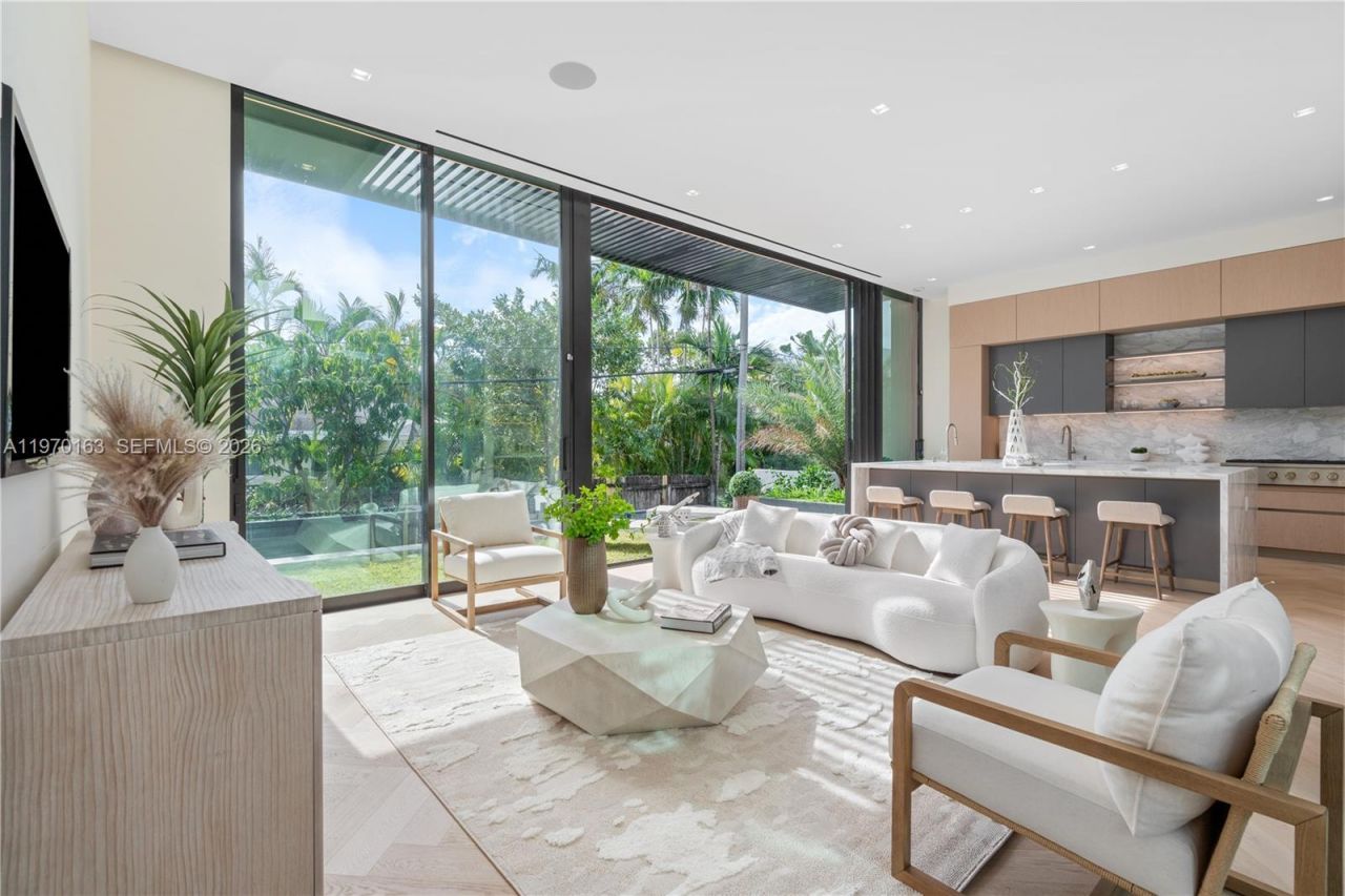 536 W 51st St , Miami Beach, FL 33140 Photo